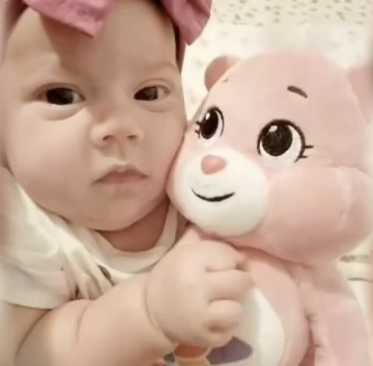 佛罗里达州两囚犯没有身体接触却有了孩子